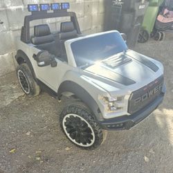 Like New Electric 4x4 Car For Kids With Remote Control 