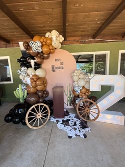 Cowboy balloon decor