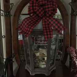 Holiday lantern