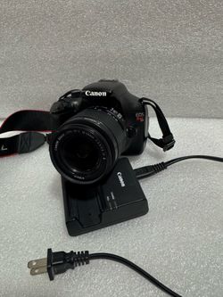 Canon EOS Rebel T3 12.2MP DSLR Camera EF-S 18-55mm IS II Lens Battery Charger