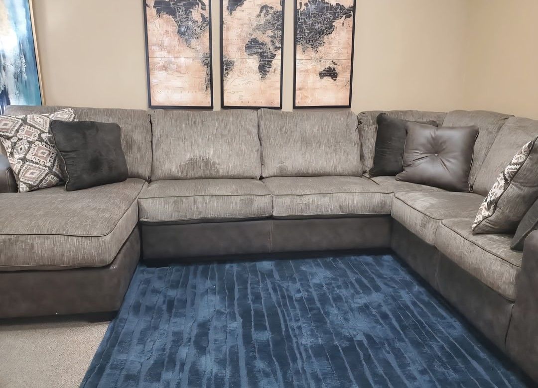 Ashley Sectional + FREE DELIVERY
