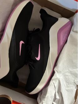 Women nikes size 10