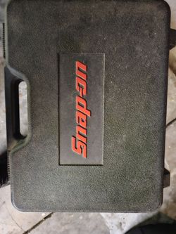 Snap On Battery Powered Screw Gun  With Extra Battery 