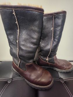 SZ 6 (WMN) UGGS boots