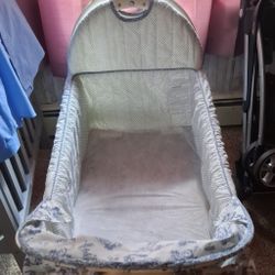 Rocker Bassinet