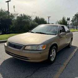2000 Toyota Camry
