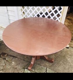Dining Table For SALE!!🔥📲✅