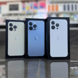 iPhone 13 Pro & iPhone 13 Pro Max ((Take It Home In Payments/ llévatelo a casa en pagos)