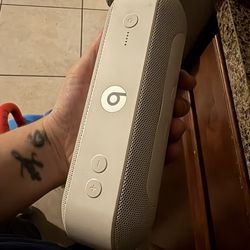 Beats Pill Speaker 