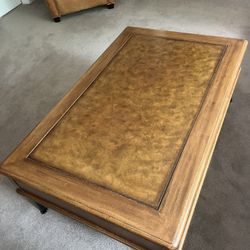 Coffee Table / End Table/Lamp