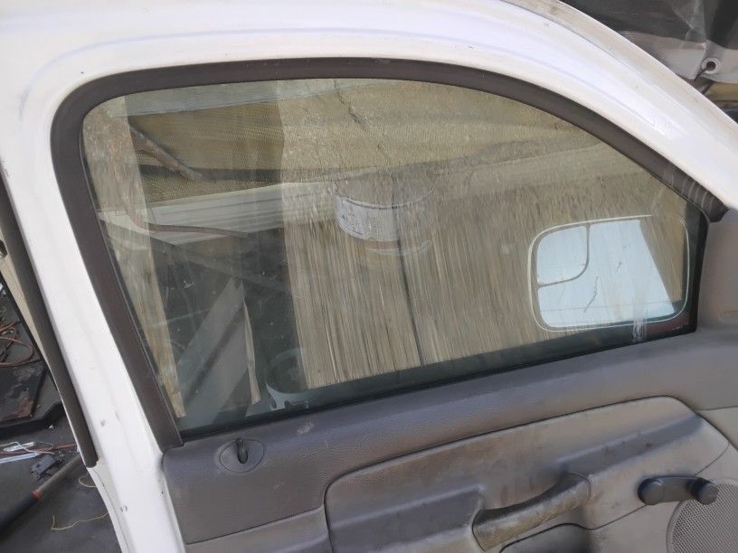 Side And Rear Windows For 2005 Dodge Ram 2500