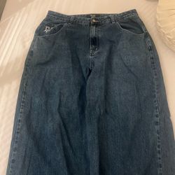 Baggy Blue Jeans 
