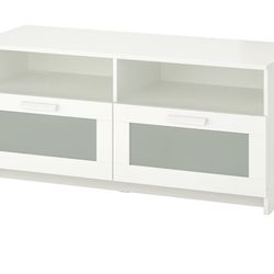 white TV stand, Black Television VIZIO 40-inch D-Series Full HD 1080p Smart TV with AMD FreeSync, Apple AirPlay and Chromecast Built-in, Alexa Compati