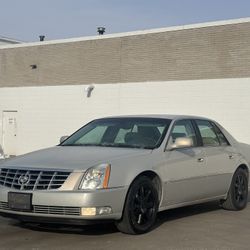 Cadillac V8 DTS