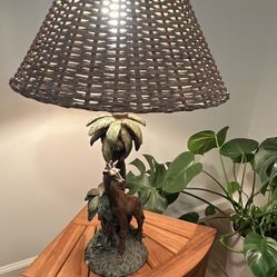 Vintage 27” giraffe and palm tree table lamp wicker shade