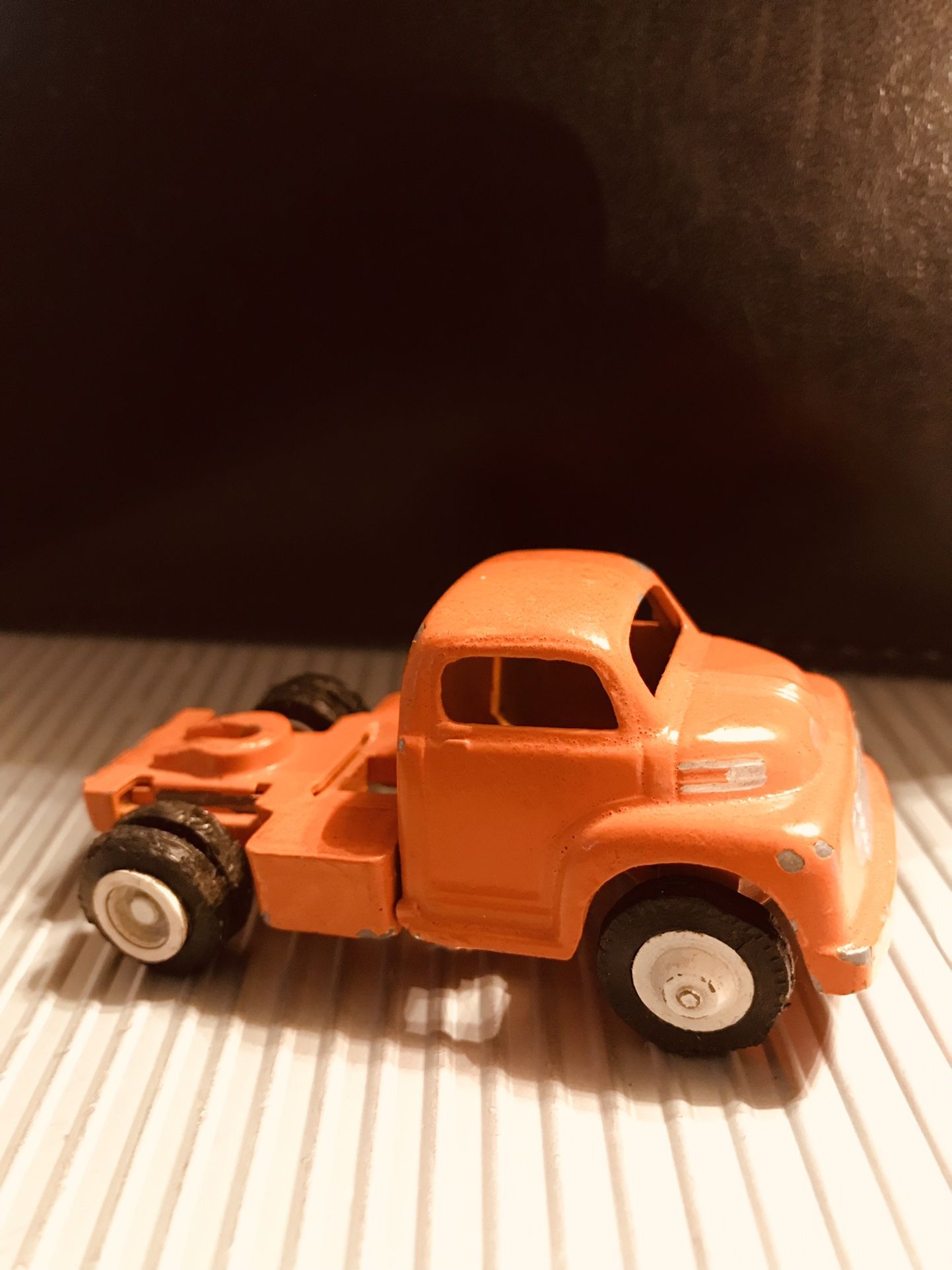 3 1/2’ inch Truck It Feels Like Cast Iron, No Markings ( Guessing Price)