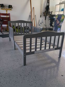 Toddler Bedframe $20