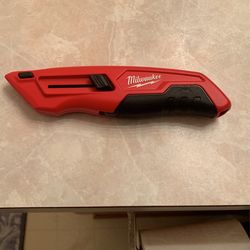 Milwaukee Box Cutter