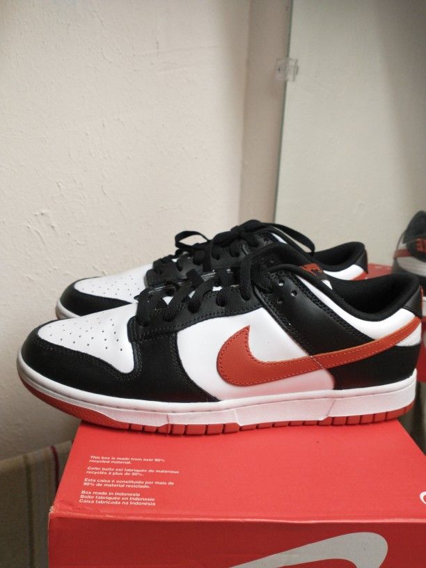 New Nike Dunk Low Men Size 10