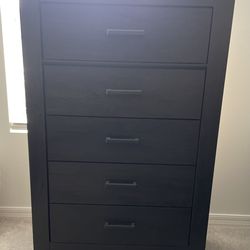 Blackish  Gray 5 pc Queen bedroom set