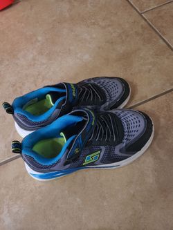 Boys shoes