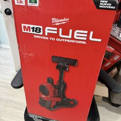 Milwaukee Backpack Vacuum 0895-20