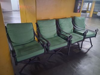 Set of 4 Outdoor Patio Swivel Chairs – Metal Frames & Green Cushions