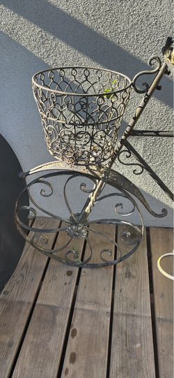 Wrought Iron Decorative Plant Stand