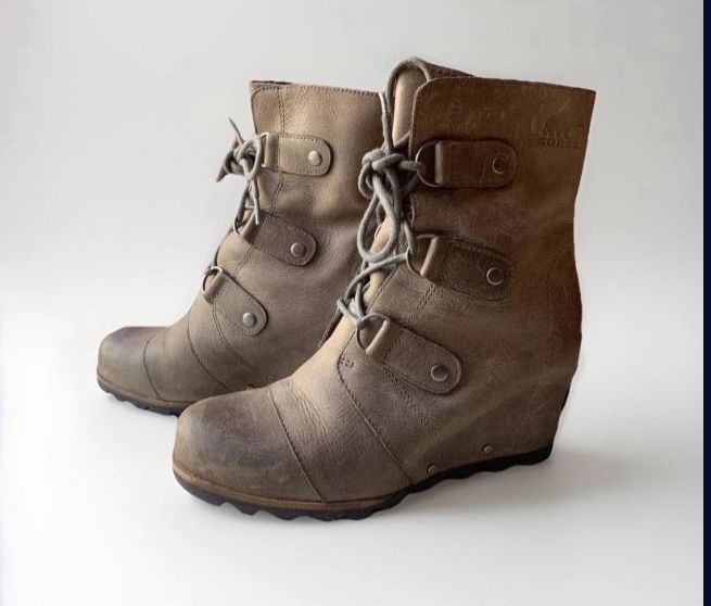 Sorel Joan of Arctic Wedge Boots Size 8 Waterproof Brown Leather Lace Up