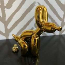 Pooping Balloon Dog
