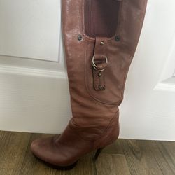 Guess Size 8 Brown Leather Boots