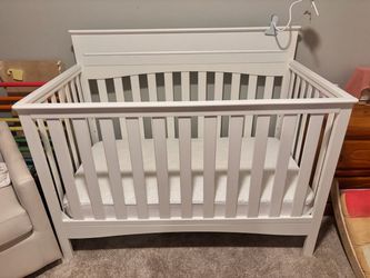 Delta convertible crib and mattress