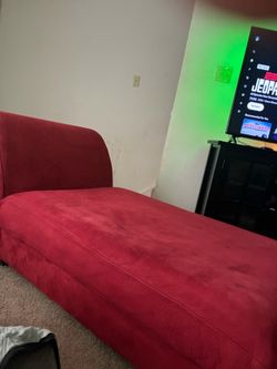 Chaise Lounge