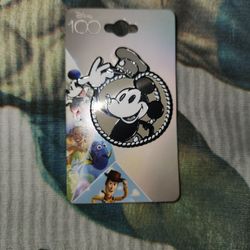 Mrw pin Mickey Mouse 100 anniversary