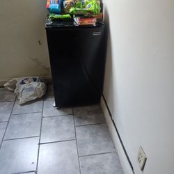 Great Conditon Mini Fridge 100 Dollars 