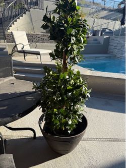 5ft realistic artificial ficus tree with decorative resin planter