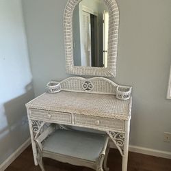 Desk With Chair And Mirror 