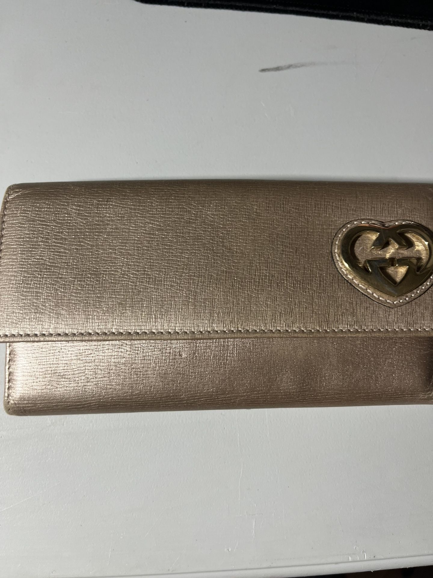 Gucci Metallic Beige Leather Lovely Heart Continental Wallet