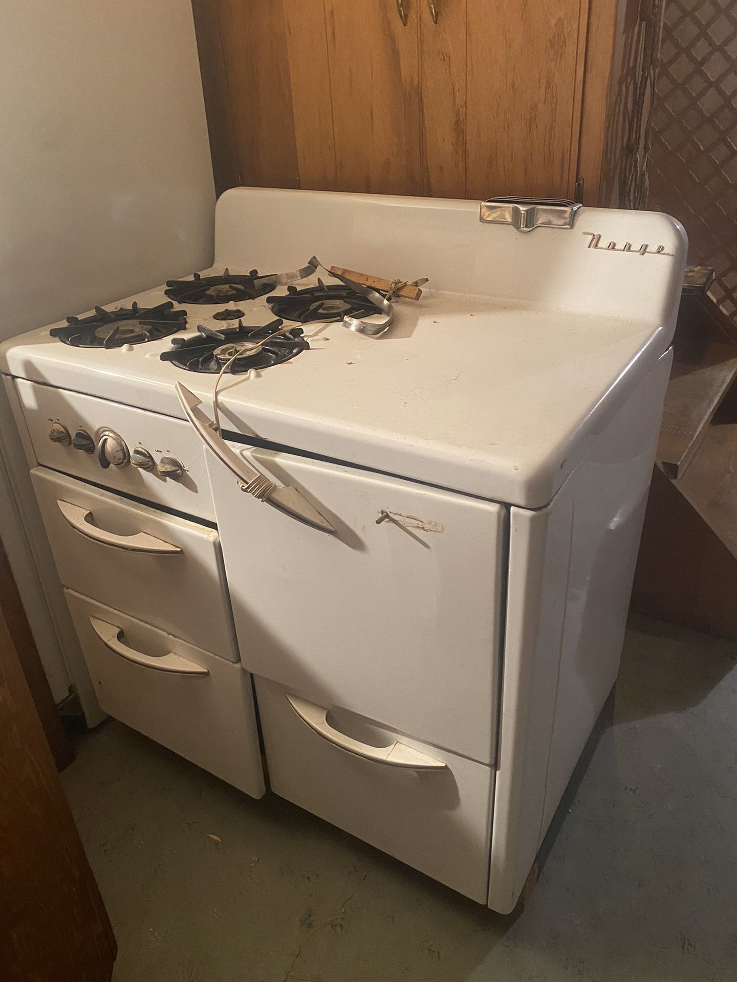 Nange 4 Burner White Stove