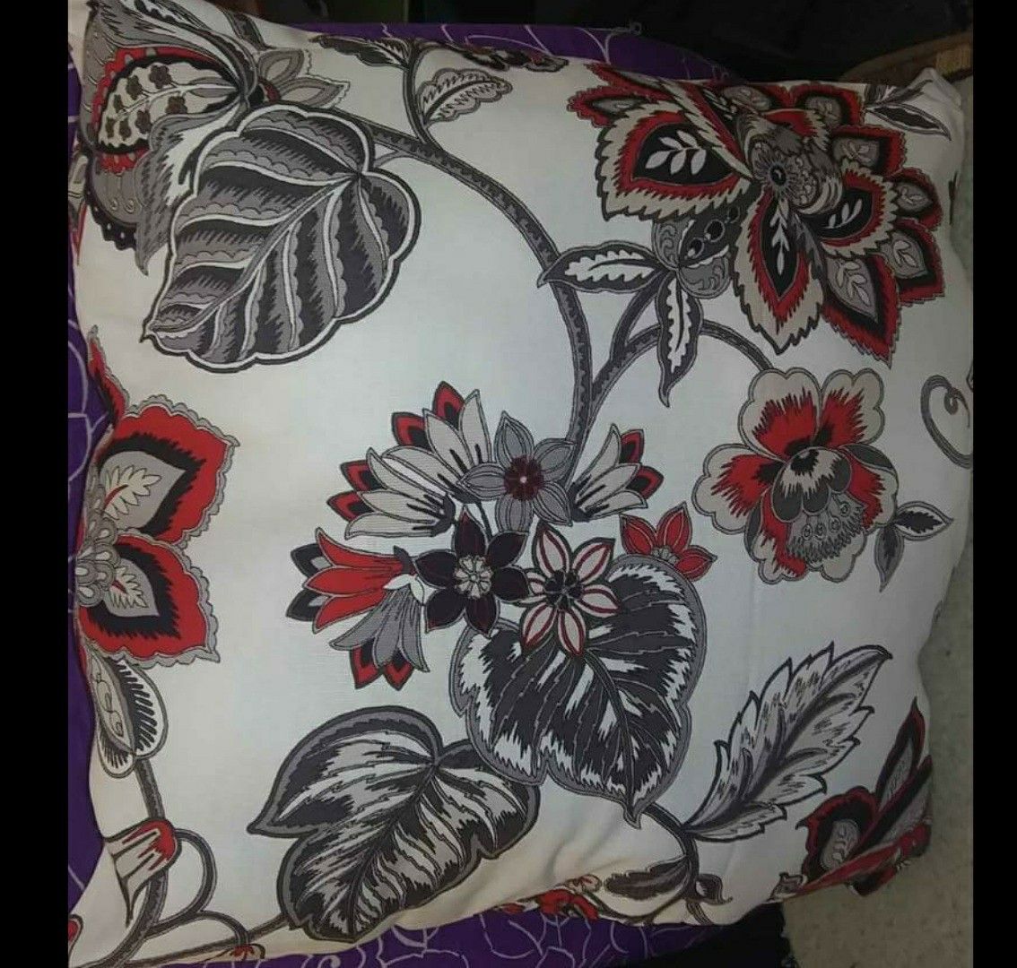 2 accent throw pillows OUTDOORS OR INDOORS