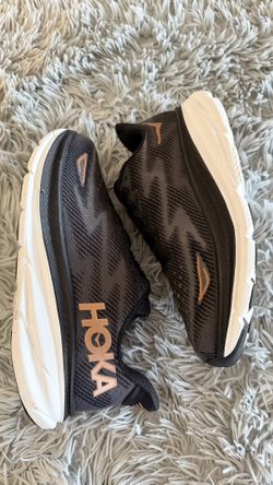Size 9.5B Women’s Hoka One Clifton 9 Running Shoes Black BCPPR 1127896. 