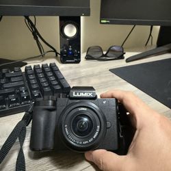 LUMIX G100D 