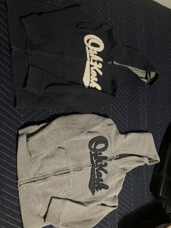 $5, 2 Boys Sweaters Size 6 