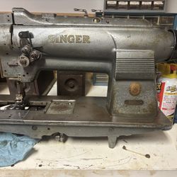 Double needle industrial Sewing machine. Singer 212g140 