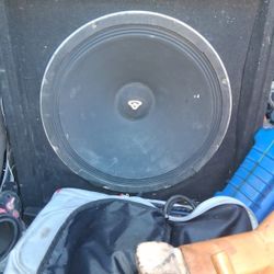 18 Inch Cerwin Vega Pounds Don't Know Anything   But It Pounds
