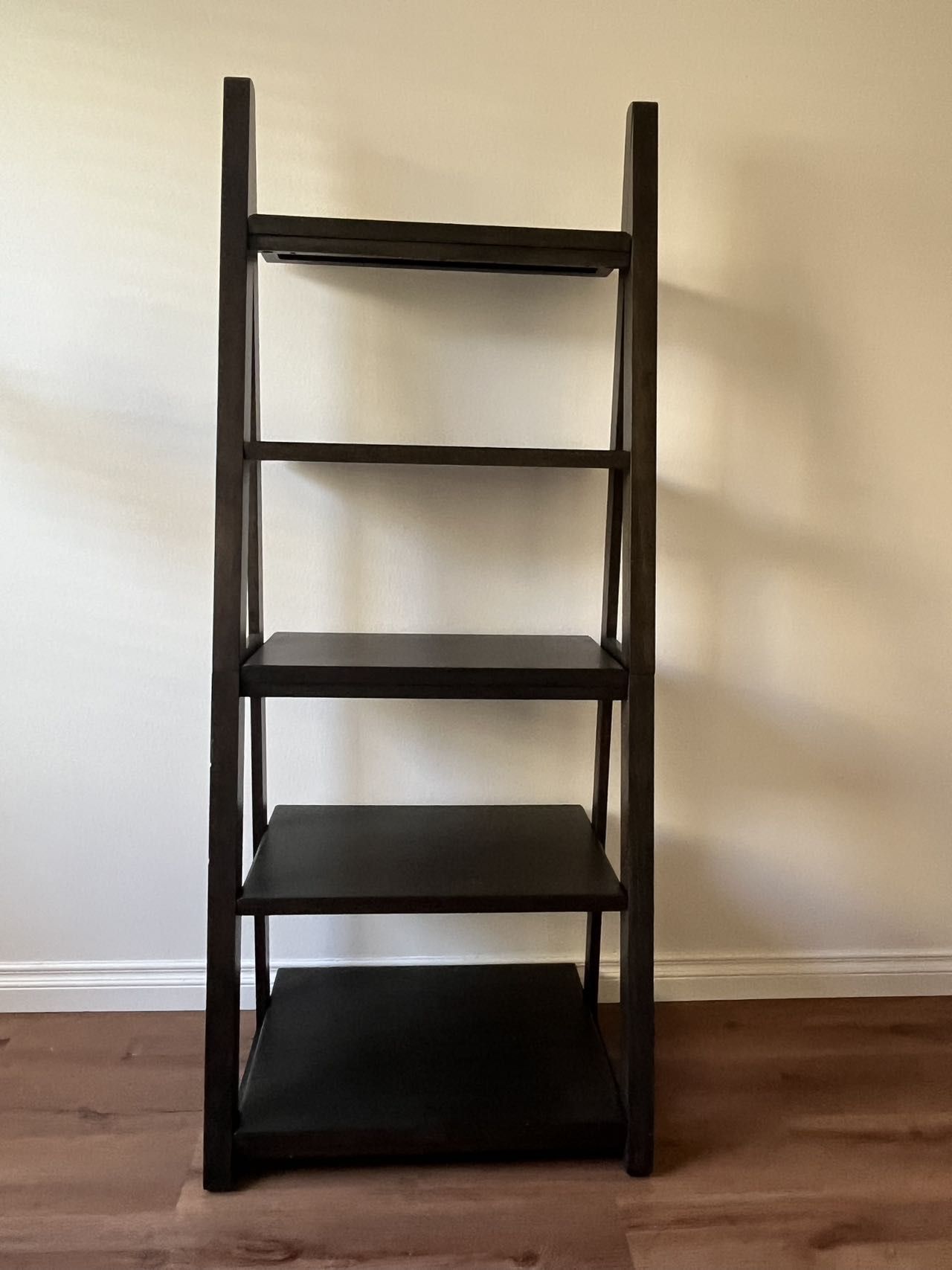 5-Tier Dark Wood Ladder Shelf – Modern & Minimal