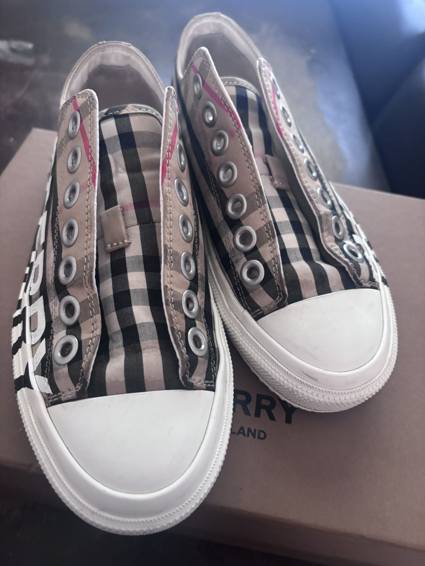 Burberry Printed Logo Vintage Original