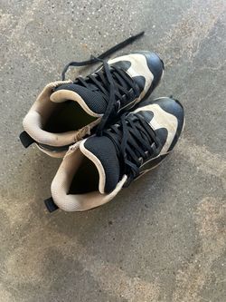 Under armor boys baseball cleats