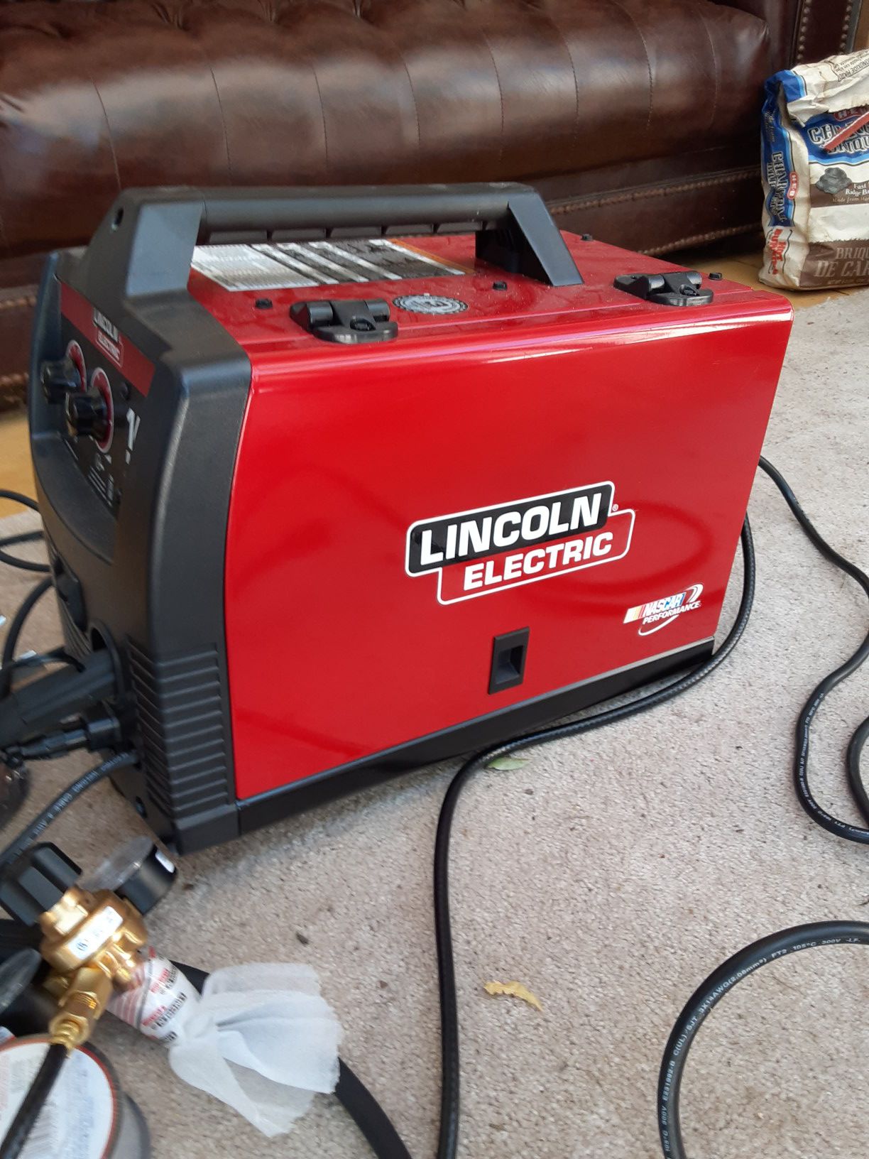BRAND NEW! Lincoln electric welder