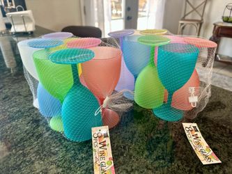 NEW! Plastic Wine Glasses